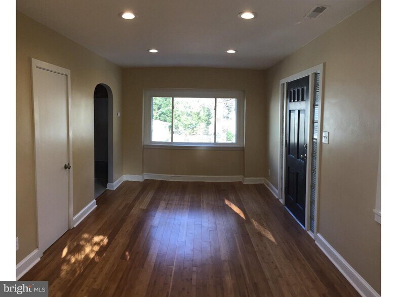 More Photos Of 841 Edge Hill Rd, Glenside Apartments For Sale