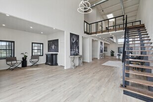 More Photos Of 11983 Cleveland Gibbs Rd, Roanoke Flex For Lease