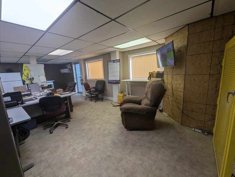 More Photos Of 2234 N Packer Rd, Springfield Manufacturing For Lease