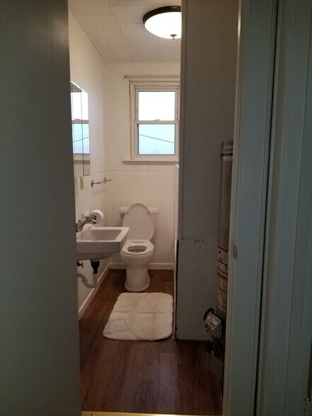 More Photos Of 212 20th St, Huntington Storefront Retail Residential For Sale