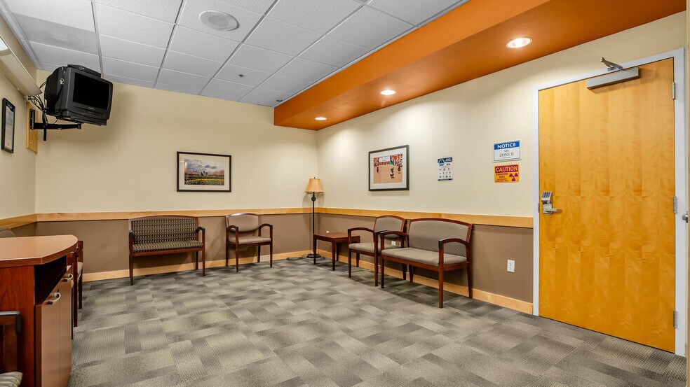 More Photos Of 693 Ray J. Glatt Cir, Woodburn Medical For Sale
