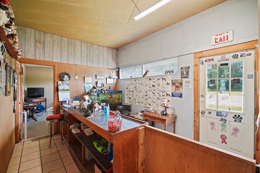 More Photos Of 3980 Ann Arbor Rd, Jackson Light Manufacturing For Sale