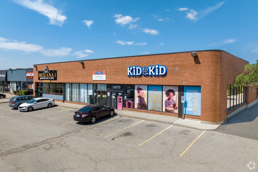 More Photos Of 2273 Dundas St, Mississauga General Retail For Lease