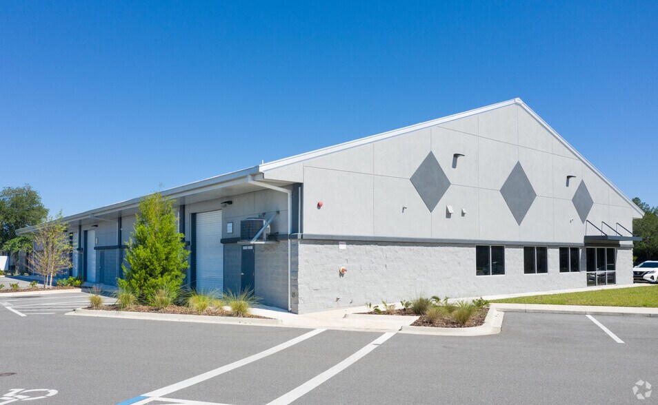 More Photos Of 8200 Cypress Plaza Dr, Jacksonville Warehouse For Lease