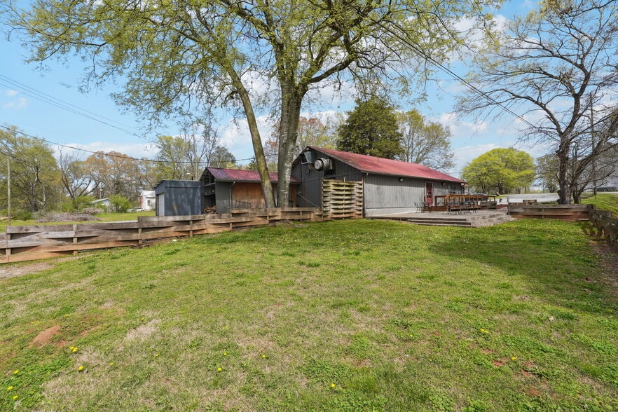 More Photos Of 100 Covered Bridge Rd, Euharlee Restaurant For Sale