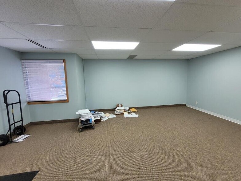 More Photos Of 3550 Lexington Ave N, Shoreview Medical For Lease