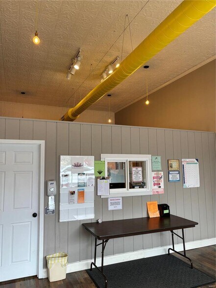 More Photos Of 201 E High St, Potosi Storefront Retail Office For Sale