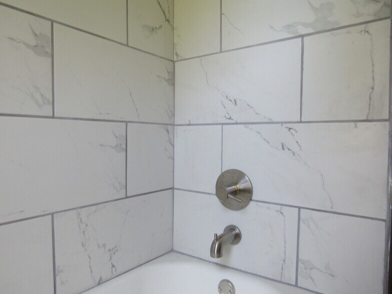 More Photos Of 932 Wheelock Rd, Cleveland Apartments For Sale