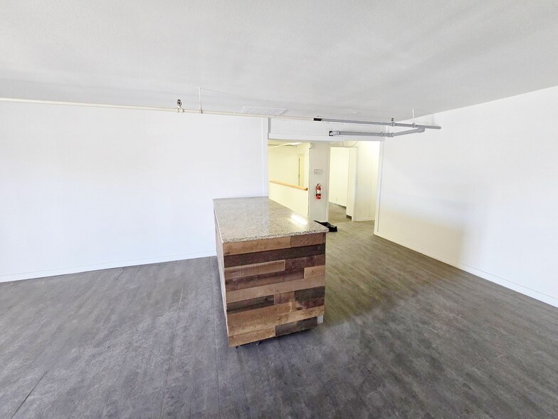 More Photos Of 1375 Woodrow St NE, Salem Warehouse For Sale