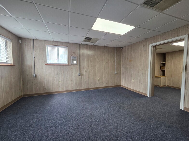 More Photos Of 1709 Philadelphia Pike, Wilmington Freestanding For Lease