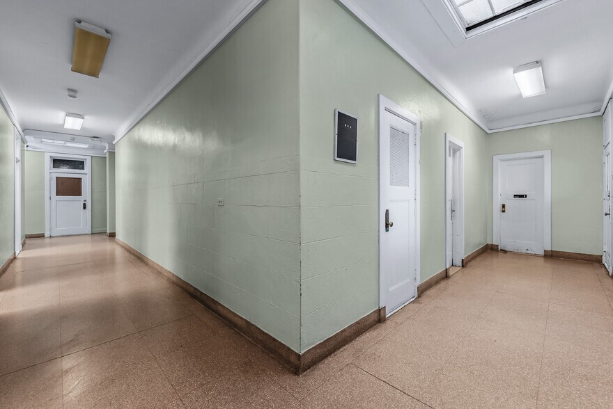 More Photos Of 166-170 Jericho Tpke, Floral Park Loft Creative Space For Lease