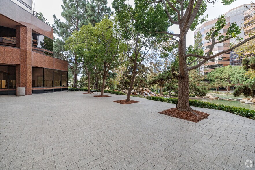 More Photos Of 4370 La Jolla Village Dr, San Diego Office For Lease