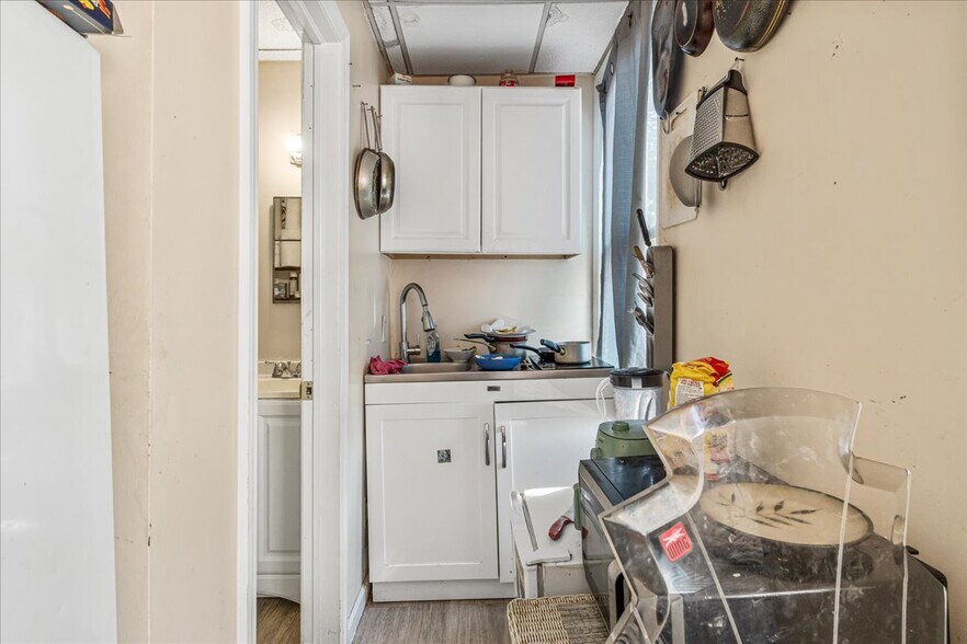 More Photos Of 4 Main St, Kings Park Storefront Retail Residential For Sale