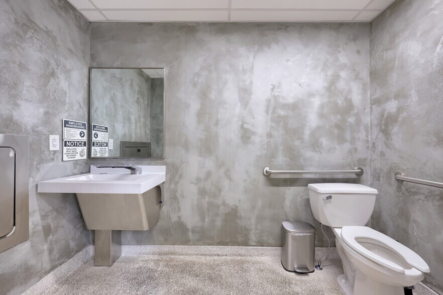 More Photos Of 1-7 W Main St, Mount Joy Bank For Sale