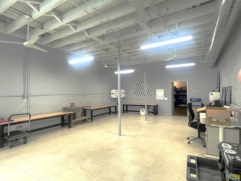 More Photos Of 316 Saint Joseph St, New Orleans General Retail For Lease