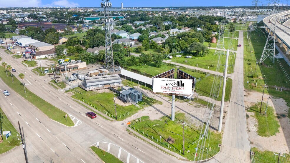 More Photos Of 204 FM 2094 Rd, Kemah Freestanding For Lease