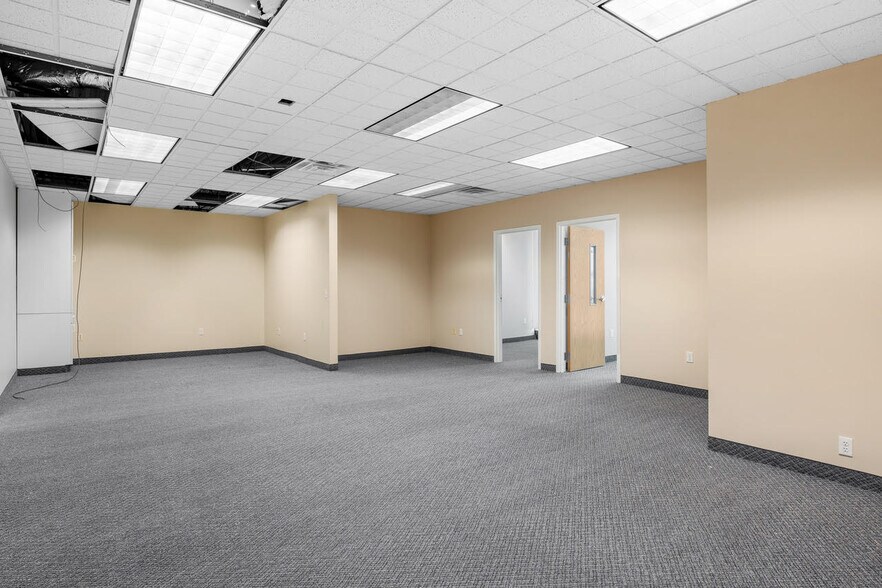 More Photos Of 2627 E Beltline Ave SE, Grand Rapids Medical For Lease