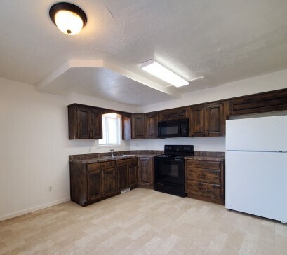 More Photos Of 184 W Pine St, Shelley Office Residential For Sale
