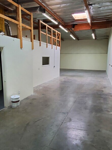 More Photos Of 9001 Oso Ave, Chatsworth Industrial For Lease
