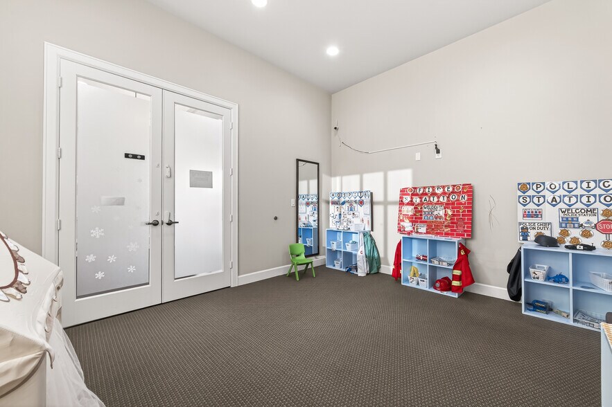 More Photos Of 5757 Flewellen Oaks Ln, Fulshear Office For Lease