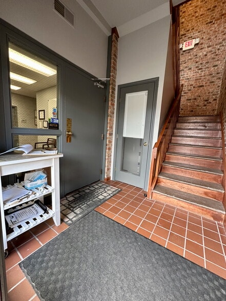 More Photos Of 510 E Main St, Carnegie Office For Sale