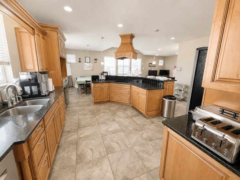 More Photos Of 1950 Keene Rd, Richland Office For Sale