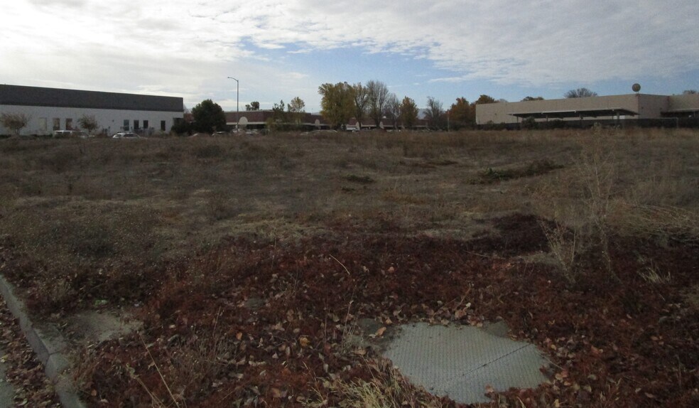 More Photos Of 2300 Bert Dr, Hollister Land For Lease