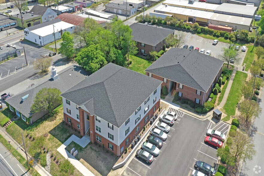 More Photos Of 1911-1923 Spring Garden St, Greensboro Apartments For Sale
