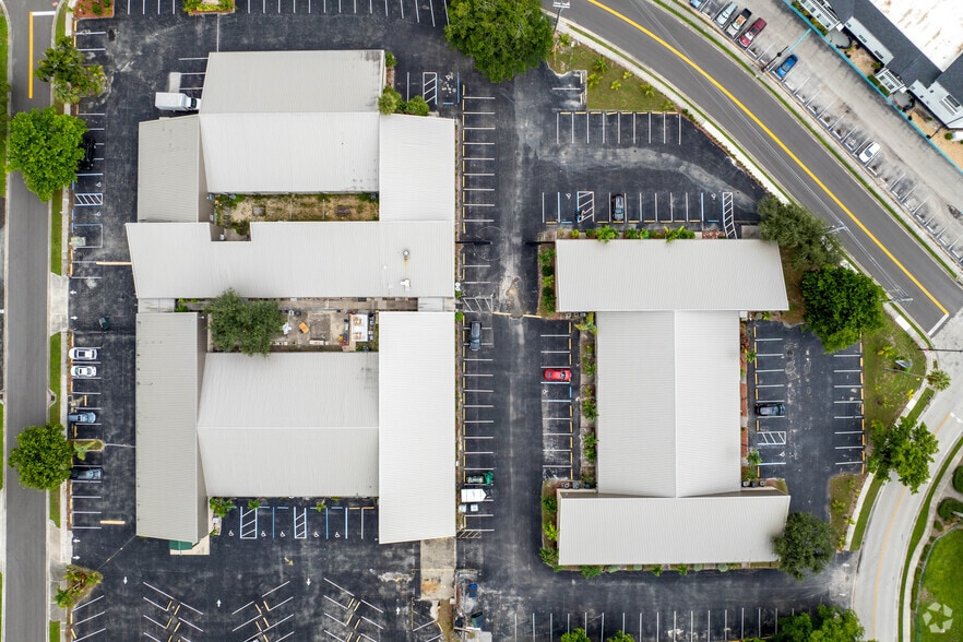 More Photos Of 2120 Collier Ave, Fort Myers Unknown For Lease