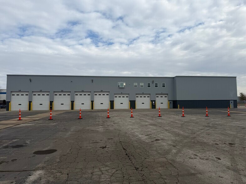 Primary Photo Of 3700 Rider Trail S, Earth City Warehouse For Lease