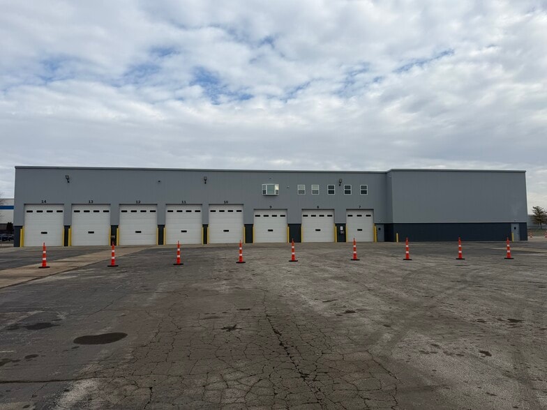 More Photos Of 3700 Rider Trail S, Earth City Warehouse For Lease