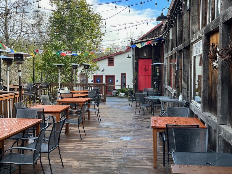 More Photos Of 14301 Arnold Dr, Glen Ellen Storefront For Lease