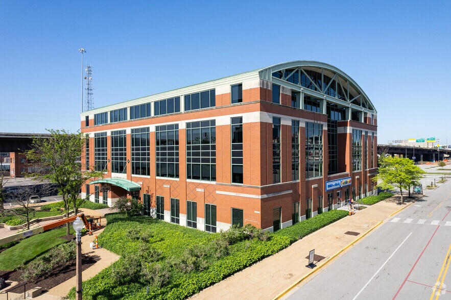 More Photos Of 415 S 18th St, Saint Louis Unknown For Lease