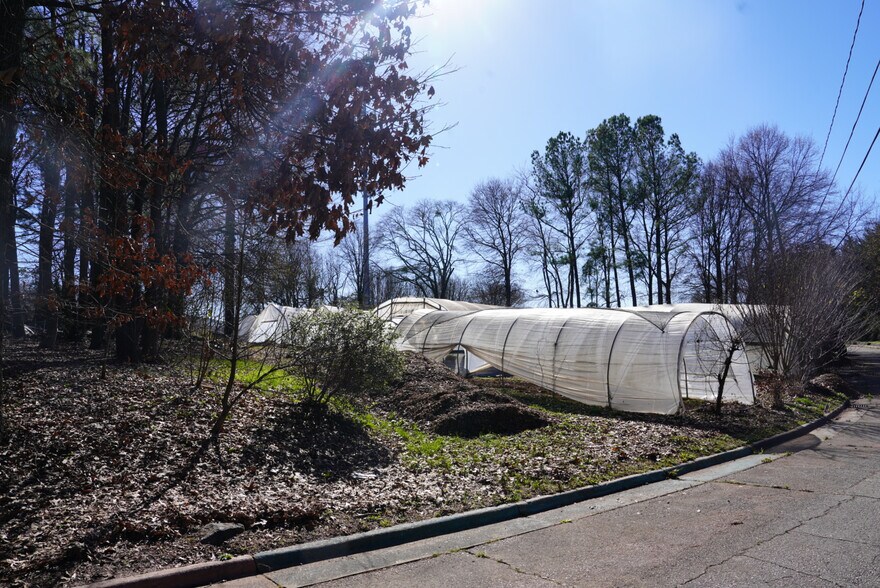 More Photos Of 2200 Reynolds Dr SW, Atlanta Land For Sale