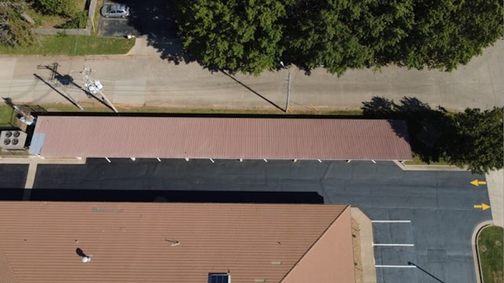 More Photos Of 2900 S National Ave, Springfield Medical For Lease