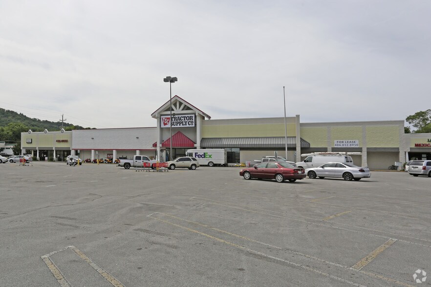 More Photos Of 9408 Apison Pike, Ooltewah Storefront For Lease