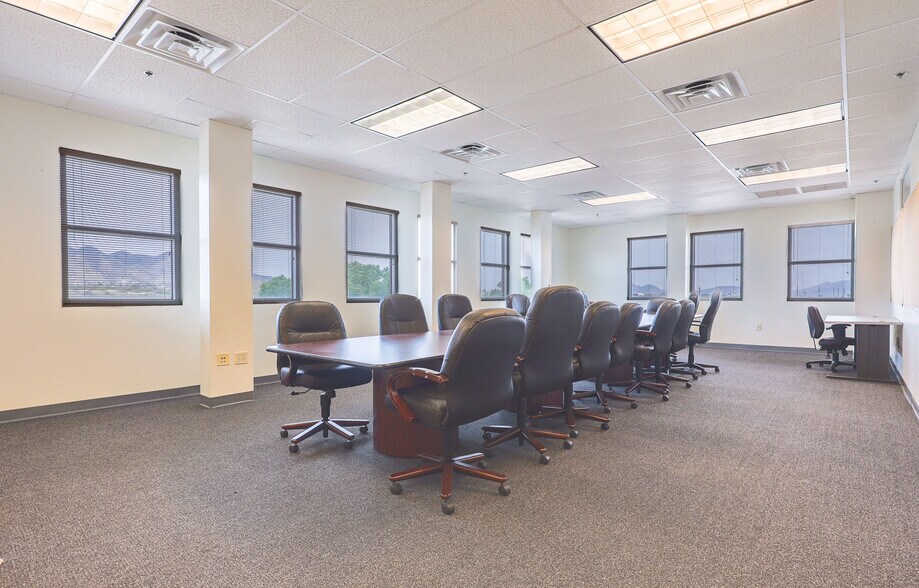 More Photos Of 500 N Garden Ave, Sierra Vista Office For Lease