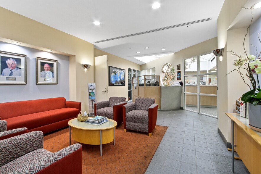 More Photos Of 1723 Cloverfield Blvd, Santa Monica Warehouse For Lease