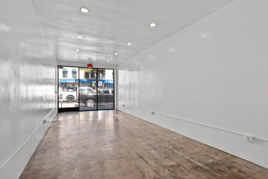 More Photos Of 1600 S Main St, Los Angeles Storefront For Sale