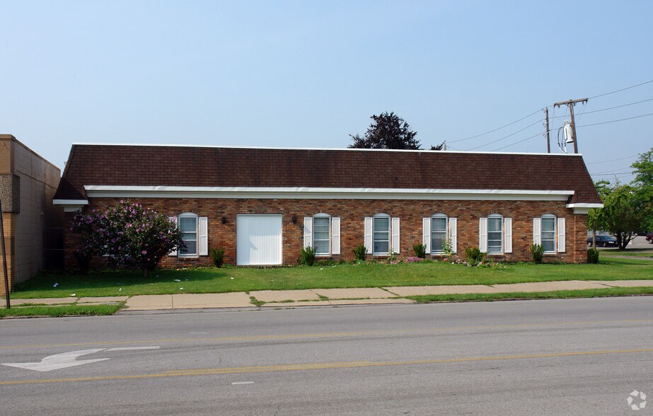 More Photos Of 1217 Jefferson Ave, Toledo Office For Lease