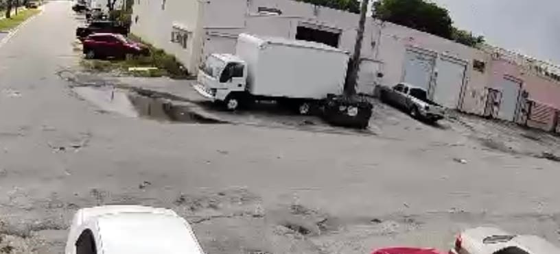 More Photos Of 400-490 SE 11th Ave, Hialeah Warehouse For Lease