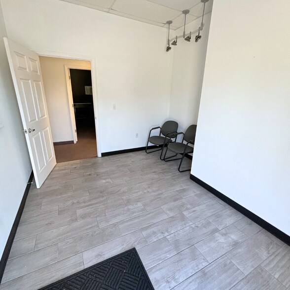 More Photos Of 1650 12th St E, Palmetto Manufacturing For Lease