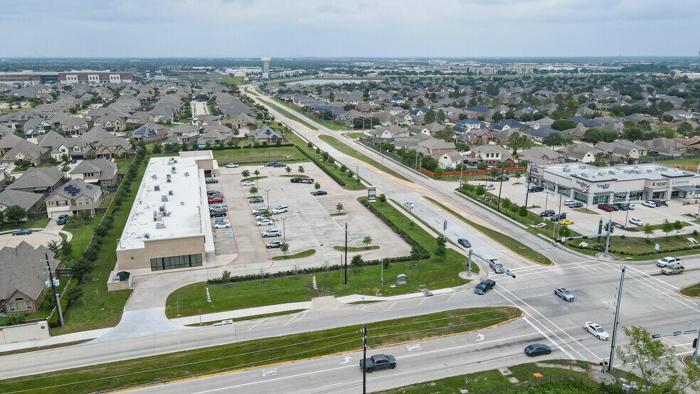 More Photos Of 3695 Kirby Dr, Pearland General Retail For Sale