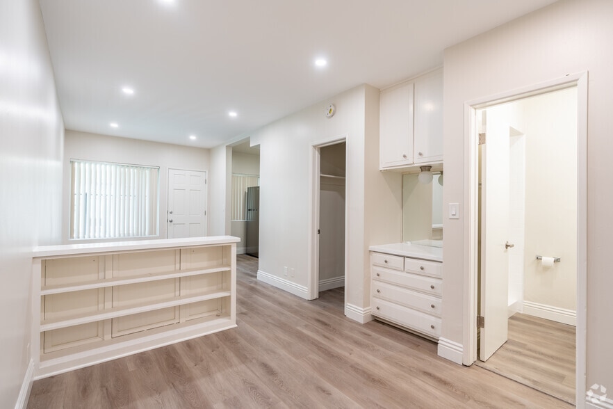 More Photos Of 618-620 W Route 66, Glendora Apartments For Sale
