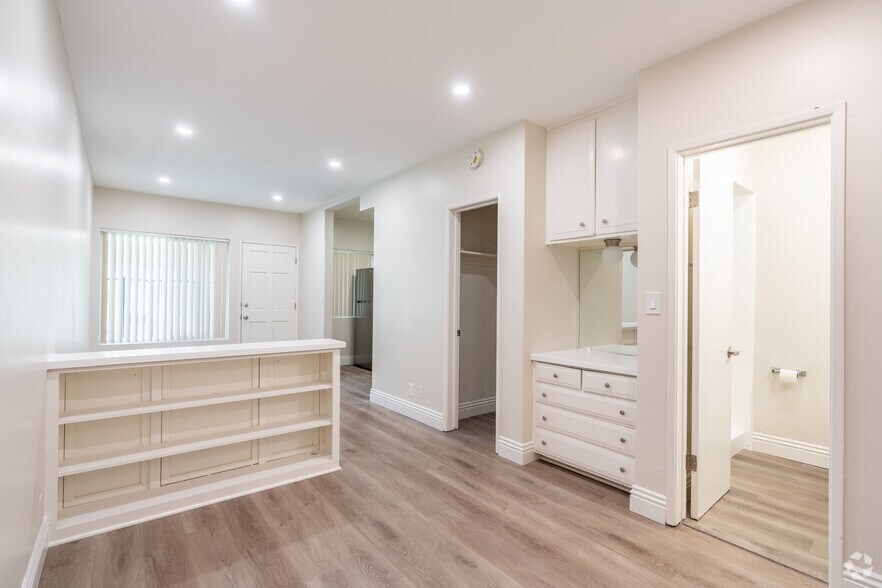 More Photos Of 618-620 W Route 66, Glendora Apartments For Sale