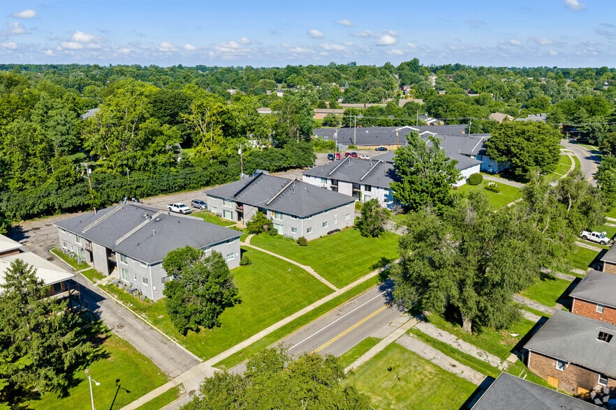 More Photos Of 1980-2016 Cambridge Dr, Lexington Apartments For Sale