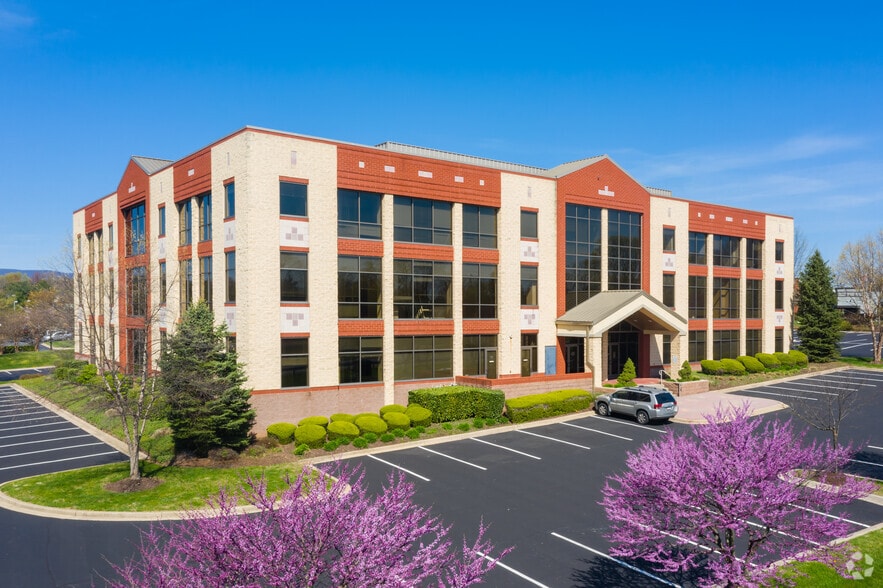 More Photos Of 64 Thomas Johnson Dr, Frederick Office For Lease