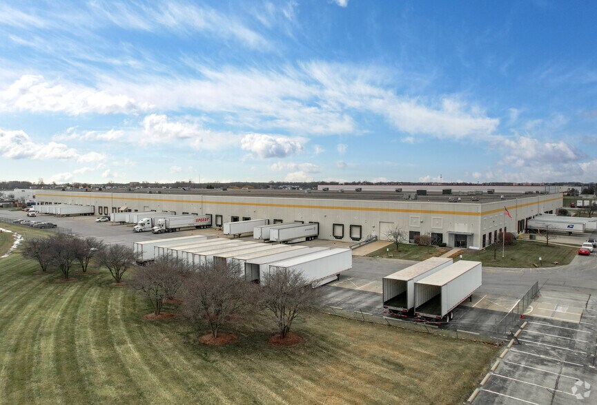More Photos Of 7236-7290 Winton Dr, Indianapolis Warehouse For Lease