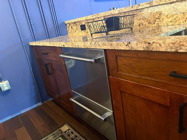 More Photos Of 1200 NE 15th St, Fort Lauderdale Warehouse For Sale