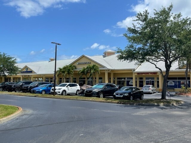 More Photos Of 1601-1619 NW Federal Hwy, Stuart Storefront Retail Office For Lease